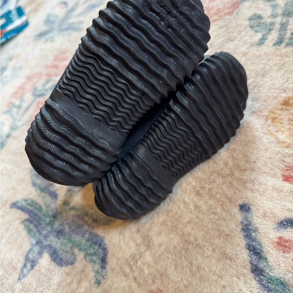 Merry People Bobbi Kids Rain Boot - Picture 7 of 8